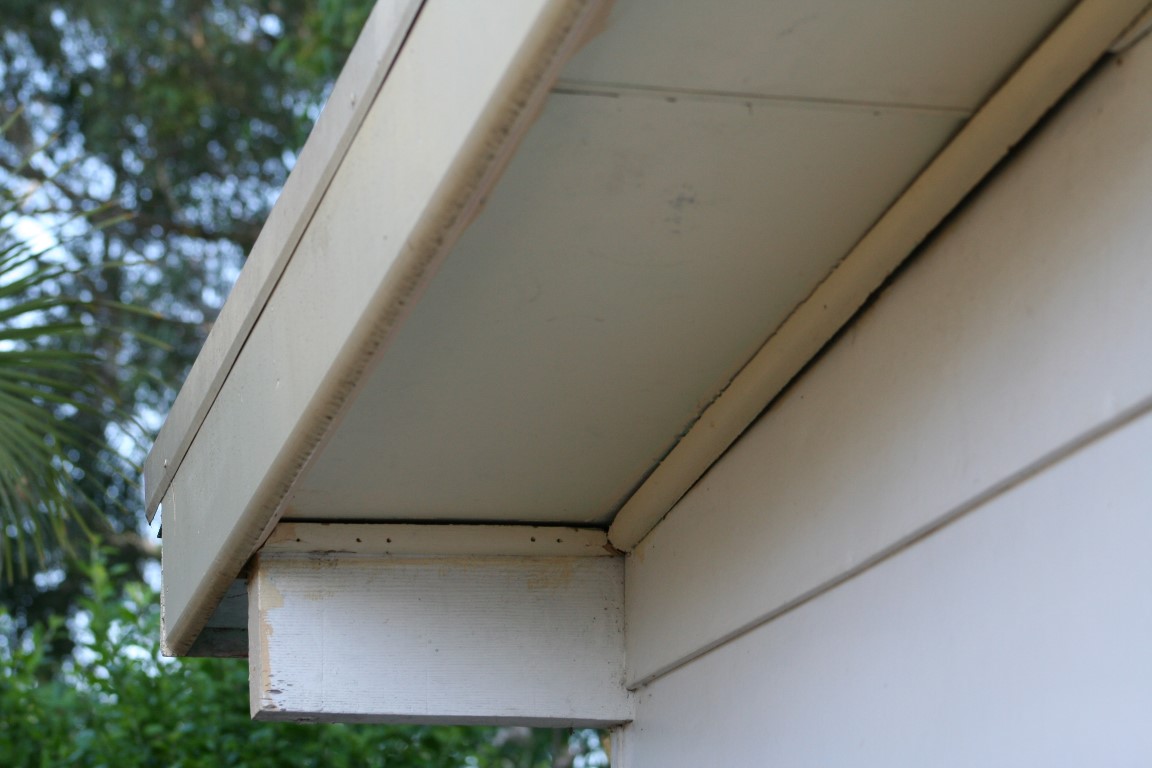 Eaves and asbestos Asbestos